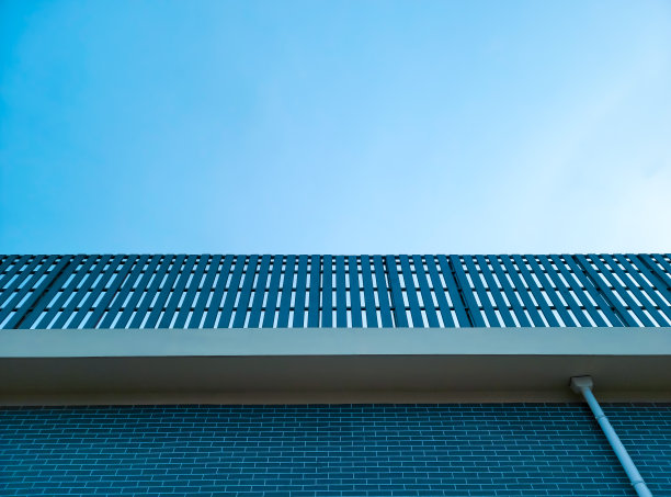 现代住宅建筑，露台和天空图片下载