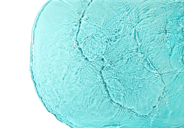 纹理飞溅干净的水隔离在白色的背景图片下载