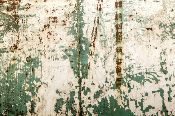 在工业区的废弃的旧的被摧毁的工厂图片下载