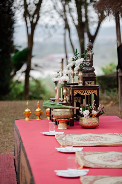 泰国传统佛教婚礼餐桌。图片下载