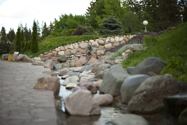 用石头公园。夏天休息的地方。图片下载