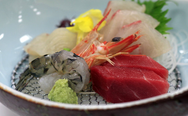 美味的日本生鱼片图片下载