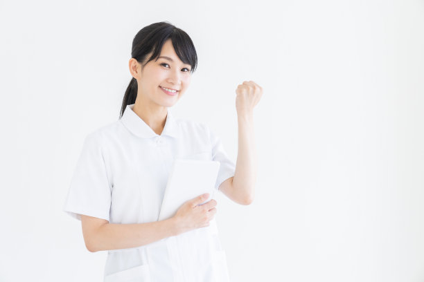 迷人的亚洲微笑护士，平板电脑，图片下载