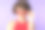 微笑的漂亮的黑发女人戴着墨镜眨她的眼睛图片下载
