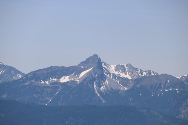 在巴伐利亚的撸克徒步旅行。图片下载
