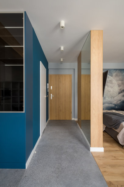 采用水磨石地砖的现代走廊图片下载