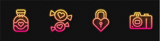 将城堡排成心形巧克力的形状图片下载