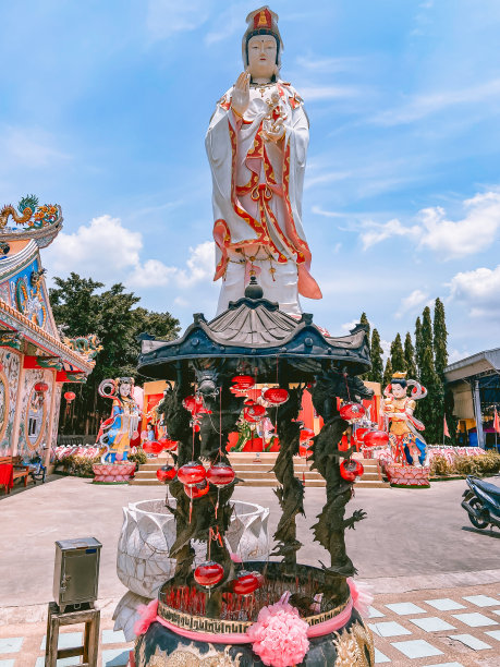 Wat Saman Rattanaram花花瓣寺庙在查春骚，泰国图片下载