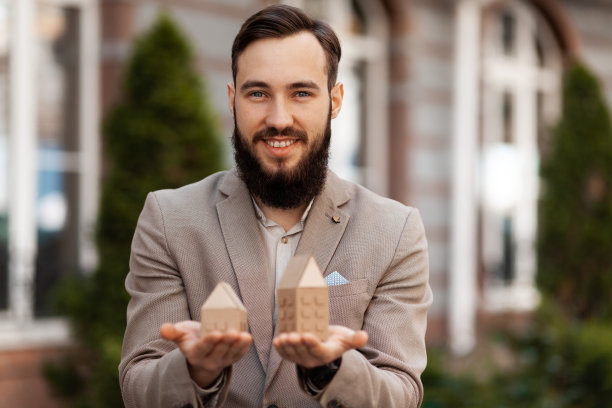 经纪人提供了不同的住房选择。购买或租赁房产。房地产投资图片下载