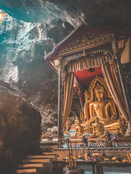 泰国北碧府的班坦寺和洞穴图片下载