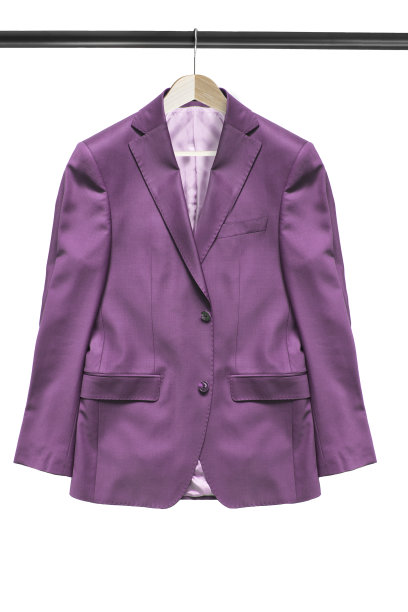 开拓者在衣架孤立图片下载