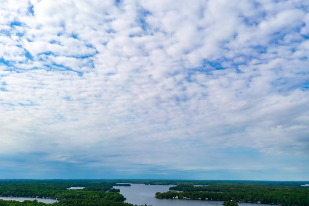 鸟瞰图托伦斯湾和马斯科卡湖，安大略省，加拿大图片下载