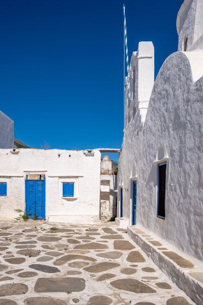 希腊基克拉迪斯岛的教堂。希腊。斯福诺斯阿波罗尼亚镇的斯塔夫罗斯白色教堂。图片下载