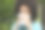 患有鼻窦炎的非裔美国妇女正在公园里擤鼻子。图片下载
