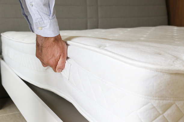 新的白色的床垫。图片下载