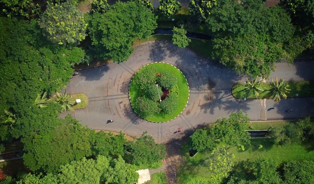 住宅综合体街道鸟瞰图图片下载