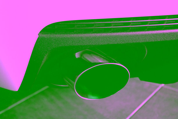 特写高分辨率照片的汽车排气管图片下载