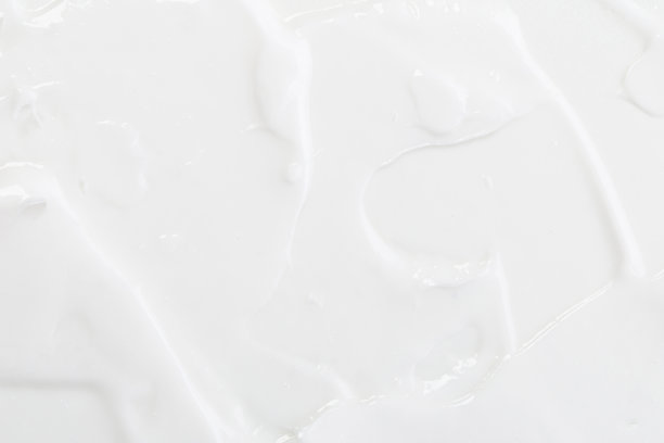 在白色背景上分离的白色化妆品霜集合。图片下载