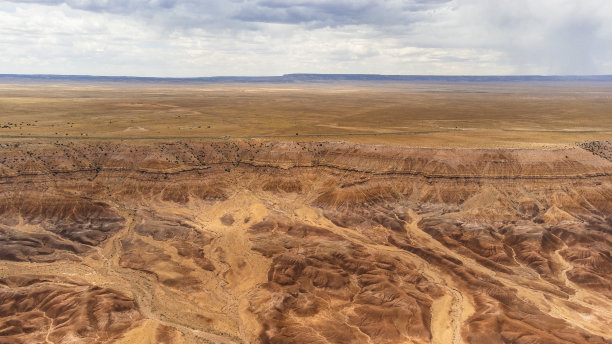 红岩沙漠鸟瞰图图片下载