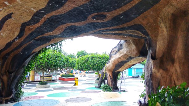 黑暗和戏剧性的人工洞穴图片下载