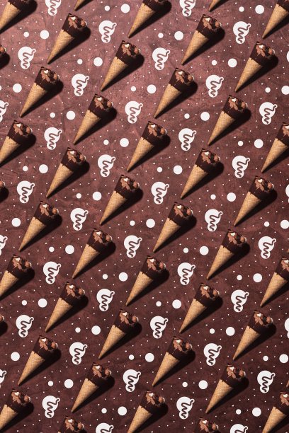 图案无缝的巧克力冰淇淋与棕色的背景图片下载