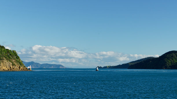 从新西兰马尔伯勒湾东部进入法国关口。图片下载