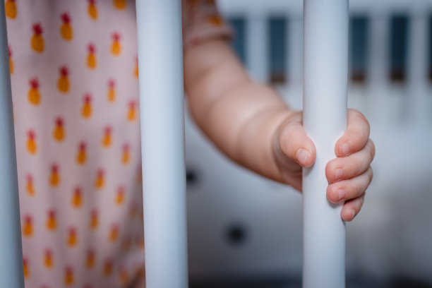 6个月大婴儿的手图片下载