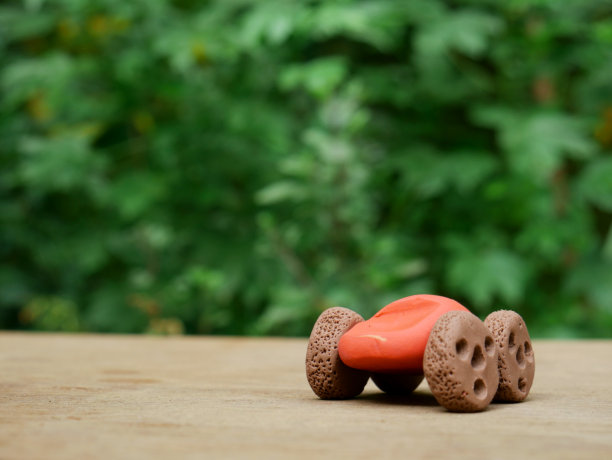 以自然为概念的泥塑艺术图片下载