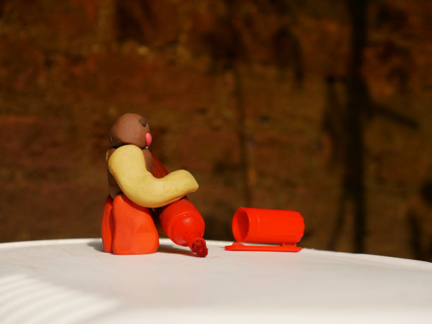 以自然为概念的泥塑艺术图片下载