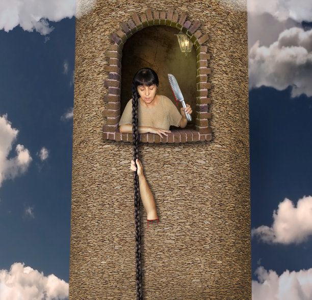 高塔上梳着长辫子的女人图片下载