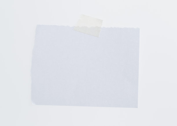 贴在白色背景上的空白纸图片下载