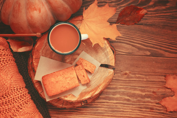 温暖的秋天照片，贺卡和邀请圣诞节和感恩节。图片下载