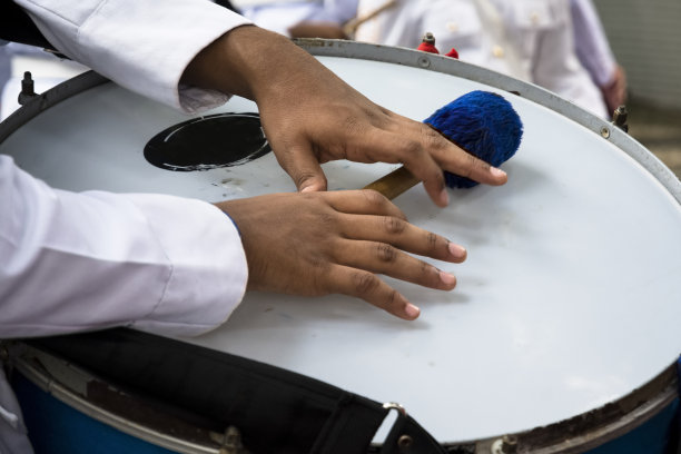 鼓手在打鼓图片下载