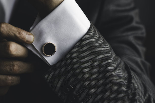 商人和袖扣图片下载