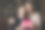 快乐感恩的成年女儿和年长的妈妈庆祝母亲节图片下载