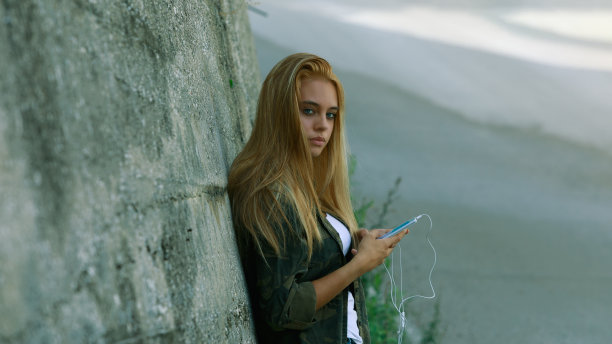 如果女孩们能在郊区保持安静就好了图片下载