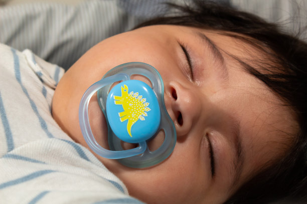 西班牙婴儿睡觉的肖像图片下载