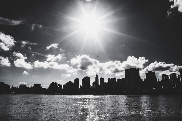 从皇后区长岛市俯瞰曼哈顿天际线图片下载