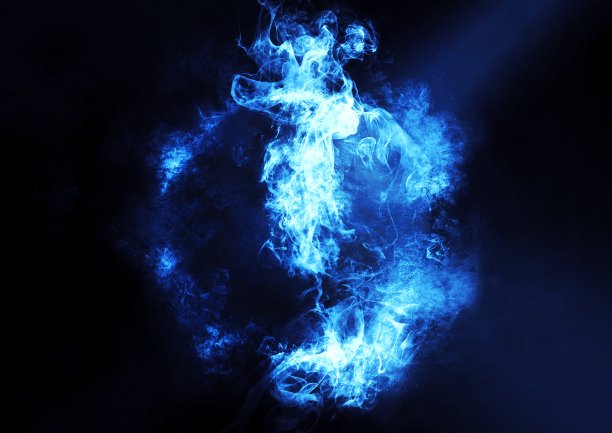 燃烧的火球和黑色的背景图片下载