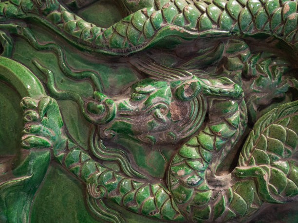 中国彩釉材料浮雕中国龙图片下载