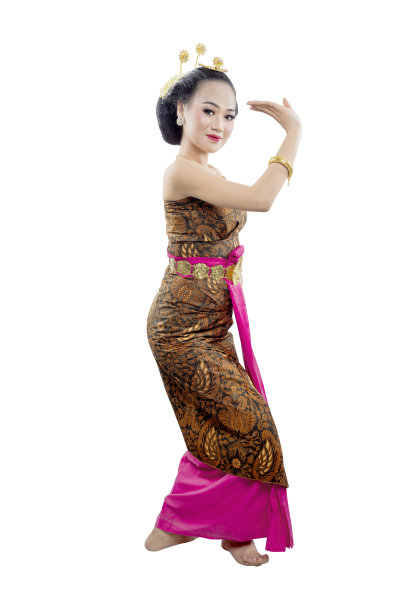跳爪哇传统舞蹈的亚洲女子(Sekar Puri dance)图片下载