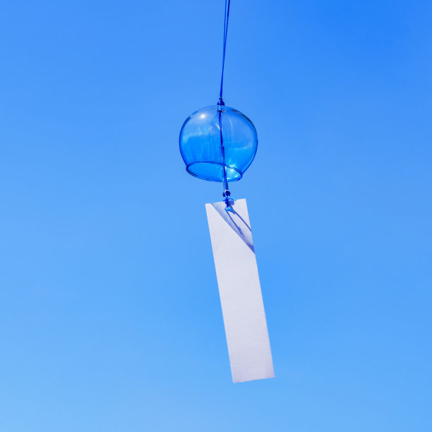 风铃蓝天图片下载