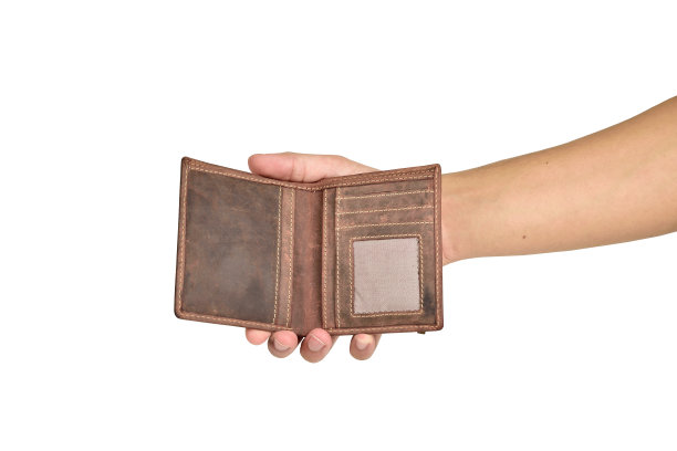空钱包在手中孤立在白色背景与剪切路径图片下载