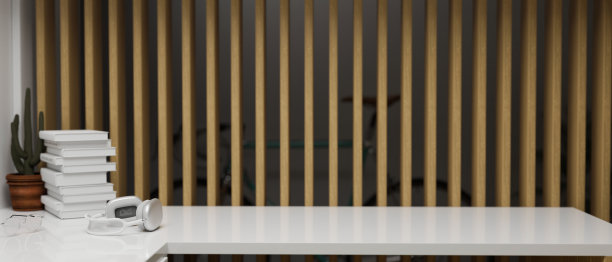 复制空间的产品展示在白色现代餐桌装饰与室内木条在背景图片下载