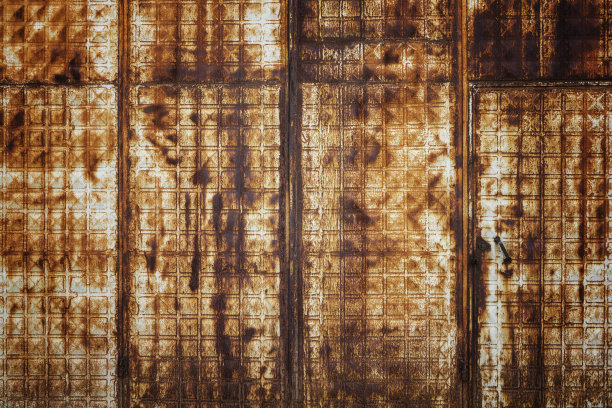 生锈的白色金属门图片下载