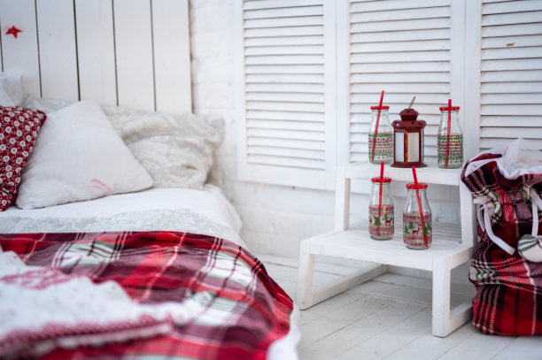 新年，圣诞节，室内，装饰，节日，冬天，幸福，家庭，圣诞节后的早晨。有圣诞装饰的客厅。节日的室内设计图片下载