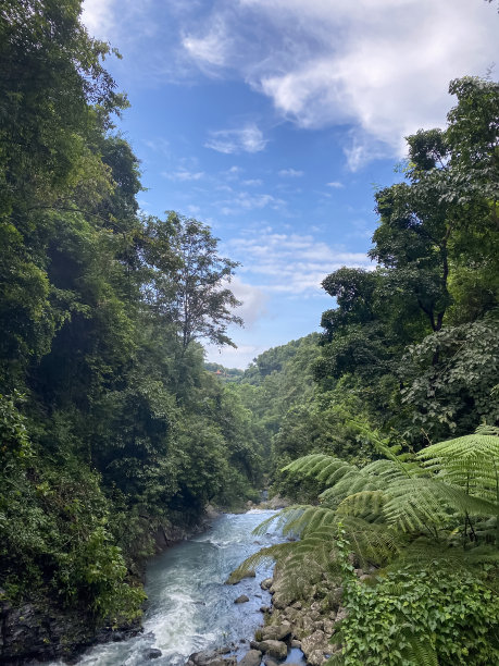 阿玲-阿玲瀑布，巴厘岛，印度尼西亚-股票照片图片下载