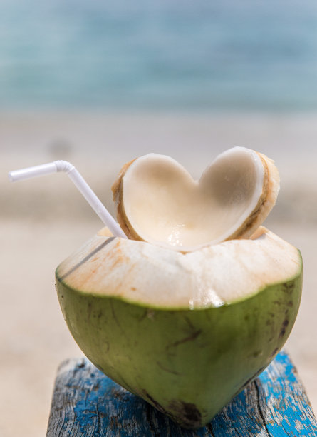 新鲜的椰子图片下载