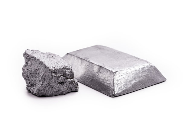 一种贵重的化学元素，一般用于工业，是一种贵重的宝石。图片下载