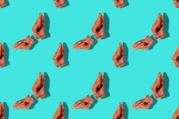 有用的牙科治疗。吐鲁番犬用干猪耳图片下载